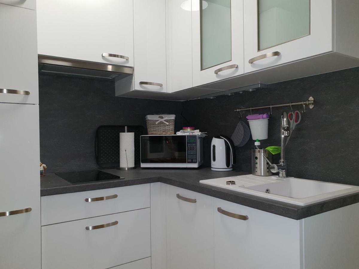 Apartemen 45 m² dengan 1 kamar tidur dan 1 kamar mandi pribadi di Izola Bagian luar foto