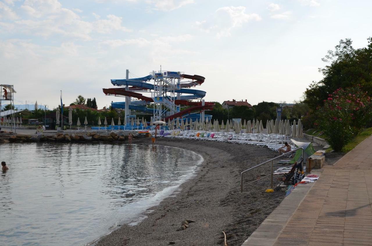 Apartemen 45 m² dengan 1 kamar tidur dan 1 kamar mandi pribadi di Izola Bagian luar foto